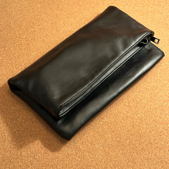 BLACK FOLDOVER CLUTCH - Picture 1 of 4
